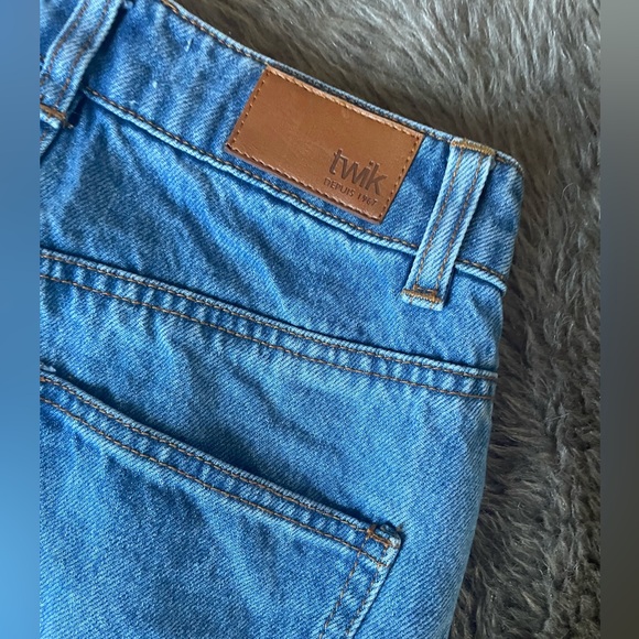twik Denim - Women’s High Waisted “ Old School “ Fit Jeans ( 24 )
